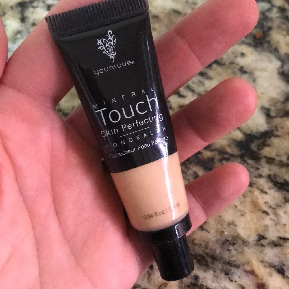 Never used Younique Concealer in Velour